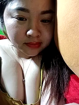 Bee-bgolden online show from 02-09-26, 05:33