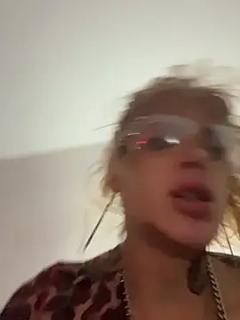 zowi101 online show from 04-26-26, 07:17