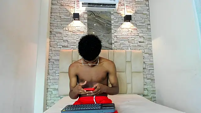 Snapshot of XAVI_LEE chatting on 11-28-25, 07:49 XAVI LEE online show from 11-28-25, 07:49