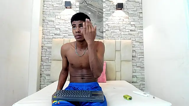 Snapshot of XAVI_LEE chatting on 12-15-25, 08:13 XAVI LEE online show from 12-15-25, 08:13