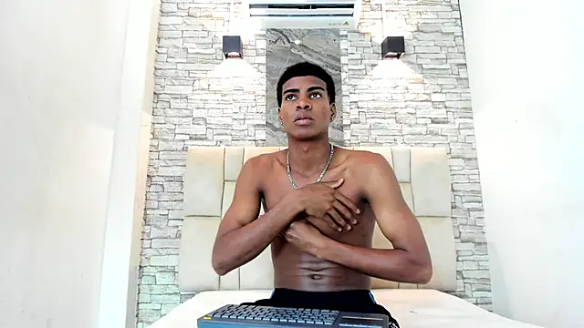 Snapshot of XAVI_LEE chatting on 12-18-25, 08:15 XAVI LEE online show from 12-18-25, 08:15