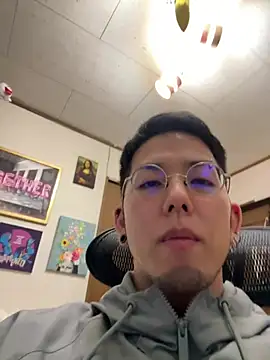 Snapshot of ippei0001 chatting on 03-23-26, 03:05 ippei0001 online show from 03-23-26, 03:05