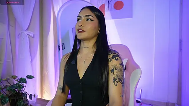 Snapshot of Nikita_luan chatting on 08-08-26, 12:57 Nikita luan online show from 08-08-26, 12:57