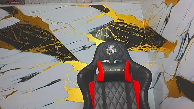 Suarezz10  online show from 11-08-25, 12:05