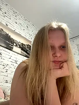 hotgoodgirll online show from 12-21-25, 04:14
