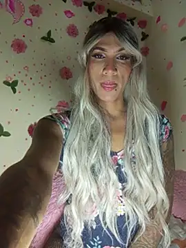 Snapshot of Sthefy_luna131 chatting on 11-19-25, 12:10 Sthefy luna131 online show from 11-19-25, 12:10