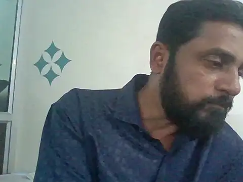 Snapshot of RubyEntity chatting on 11-13-25, 07:18 RubyEntity online show from 11-13-25, 07:18