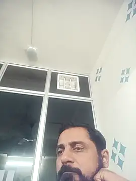 Snapshot of RubyEntity chatting on 11-18-25, 07:46 RubyEntity online show from 11-18-25, 07:46