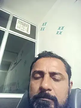 Snapshot of RubyEntity chatting on 11-19-25, 09:53 RubyEntity online show from 11-19-25, 09:53