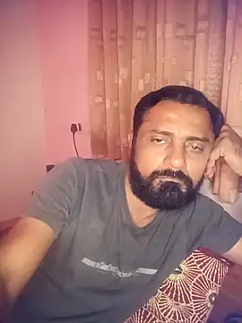 Snapshot of RubyEntity chatting on 11-25-25, 05:46 RubyEntity online show from 11-25-25, 05:46