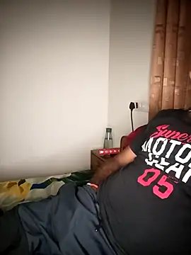 Snapshot of RubyEntity chatting on 12-18-25, 06:14 RubyEntity online show from 12-18-25, 06:14