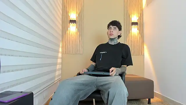 DANTE ARMSTRONG online show from 11-17-25, 03:45