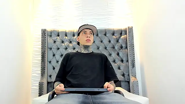 DANTE ARMSTRONG online show from 12-23-25, 03:48