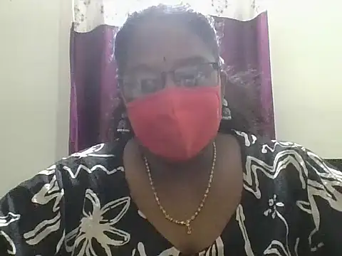Snapshot of hootypriya chatting on 04-21-26, 06:12 hootypriya online show from 04-21-26, 06:12
