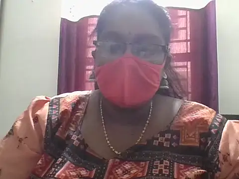 Snapshot of hootypriya chatting on 04-25-26, 06:38 hootypriya online show from 04-25-26, 06:38