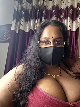 Snapshot of hootypriya chatting on 06-09-26, 05:35 hootypriya online show from 06-09-26, 05:35