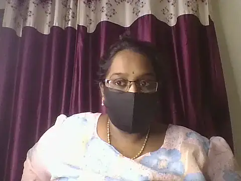 Snapshot of hootypriya chatting on 06-10-26, 05:12 hootypriya online show from 06-10-26, 05:12