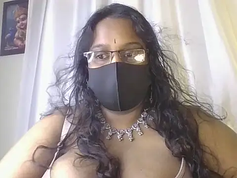 Snapshot of hootypriya chatting on 07-01-26, 04:18 hootypriya online show from 07-01-26, 04:18