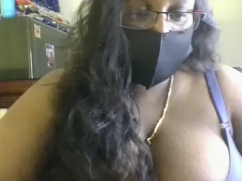 Snapshot of hootypriya chatting on 07-21-26, 03:25 hootypriya online show from 07-21-26, 03:25