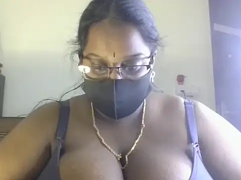 Snapshot of hootypriya chatting on 07-22-26, 11:40 hootypriya online show from 07-22-26, 11:40