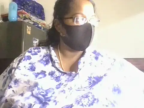Snapshot of hootypriya chatting on 07-23-26, 02:15 hootypriya online show from 07-23-26, 02:15