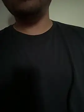 Snapshot of Qwert9012 chatting on 11-04-25, 11:20 Qwert9012 online show from 11-04-25, 11:20