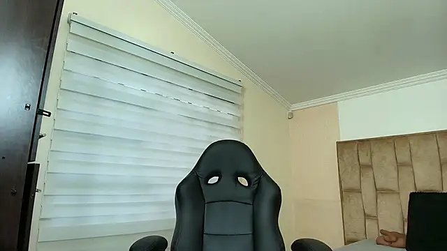 BeatrizSchmidt online show from 11-21-25, 10:58