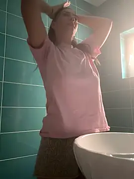 EdaQueen online show from 11-18-25, 07:13