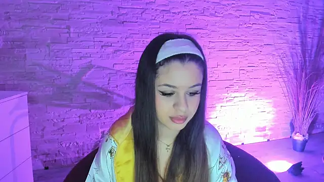 BellaNoir  online show from 02-04-26, 05:57