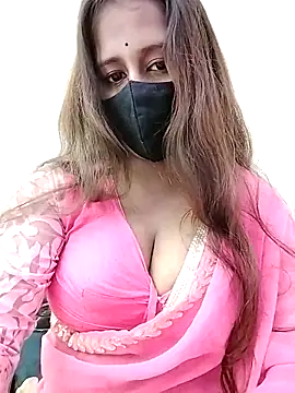 Snapshot of LoveLy-Soneya chatting on 11-18-25, 06:23 LoveLy-Soneya online show from 11-18-25, 06:23