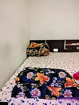 Snapshot of LoveLy-Soneya chatting on 12-13-25, 07:53 LoveLy-Soneya online show from 12-13-25, 07:53