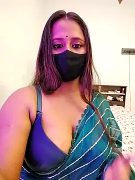 Snapshot of LoveLy-Soneya chatting on 12-15-25, 03:16 LoveLy-Soneya online show from 12-15-25, 03:16