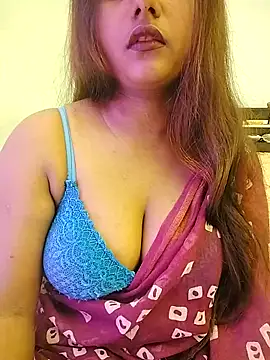 Snapshot of LoveLy-Soneya chatting on 12-19-25, 02:02 LoveLy-Soneya online show from 12-19-25, 02:02