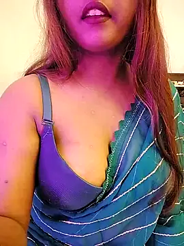 Snapshot of LoveLy-Soneya chatting on 01-07-26, 06:05 LoveLy-Soneya online show from 01-07-26, 06:05