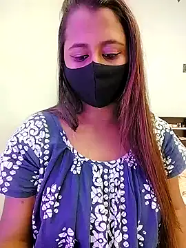 Snapshot of LoveLy-Soneya chatting on 01-13-26, 07:13 LoveLy-Soneya online show from 01-13-26, 07:13