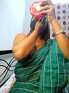 Snapshot of LoveLy-Soneya chatting on 02-13-26, 12:12 LoveLy-Soneya online show from 02-13-26, 12:12