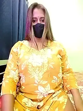 Snapshot of LoveLy-Soneya chatting on 03-13-26, 01:07 LoveLy-Soneya online show from 03-13-26, 01:07