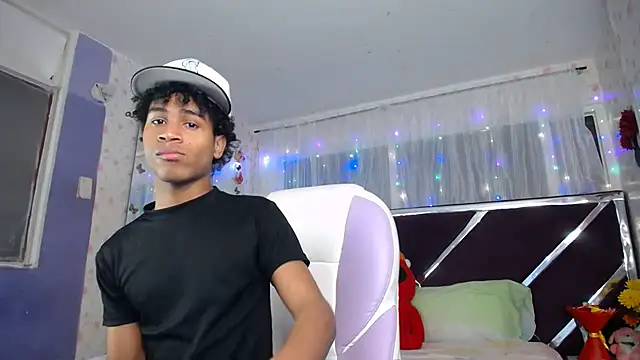 Santy bigcock 01 online show from 05-30-26, 04:04