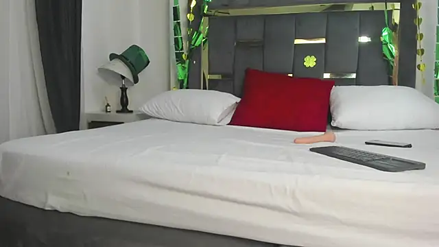 CatleyaSmith online show from 03-26-26, 12:33