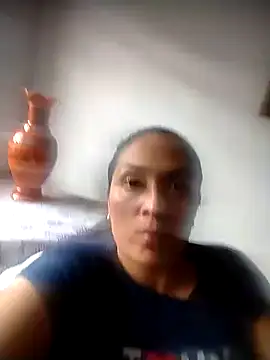 CatleyaSmith online show from 05-10-26, 07:08