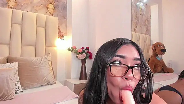 Snapshot of ruby_monarca chatting on 11-06-25, 01:56 ruby monarca online show from 11-06-25, 01:56