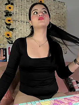 Lorenaa1 online show from 05-03-26, 09:21