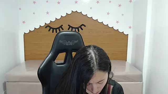 scarlett percy t online show from 11-23-25, 07:46