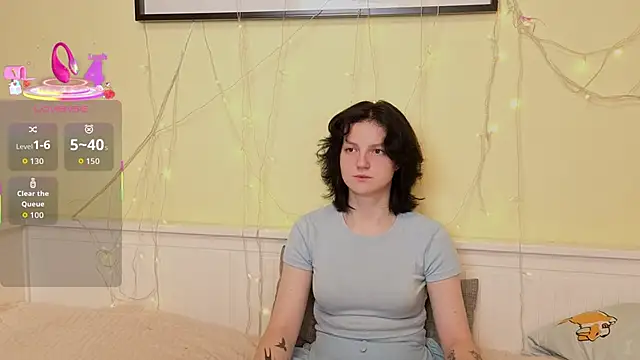 LatinaHuguenin online show from 11-29-25, 07:22