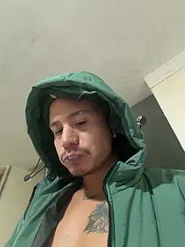 Snapshot of RaySullivan chatting on 03-05-26, 03:30 RaySullivan online show from 03-05-26, 03:30