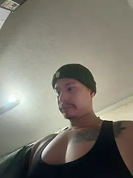 Snapshot of RaySullivan chatting on 03-09-26, 02:43 RaySullivan online show from 03-09-26, 02:43