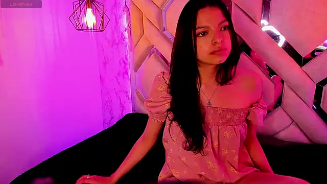 Snapshot of Yanna_pink chatting on 11-07-25, 08:31 Yanna pink online show from 11-07-25, 08:31