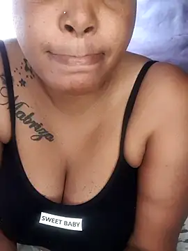 Qeenbrie online show from 11-18-25, 10:20