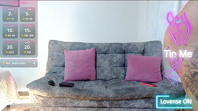 Snapshot of selenna_foxx1 chatting on 11-06-25, 08:32 selenna foxx1 online show from 11-06-25, 08:32