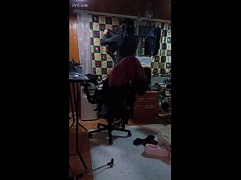 AgnesCross39 online show from 12-17-25, 05:24